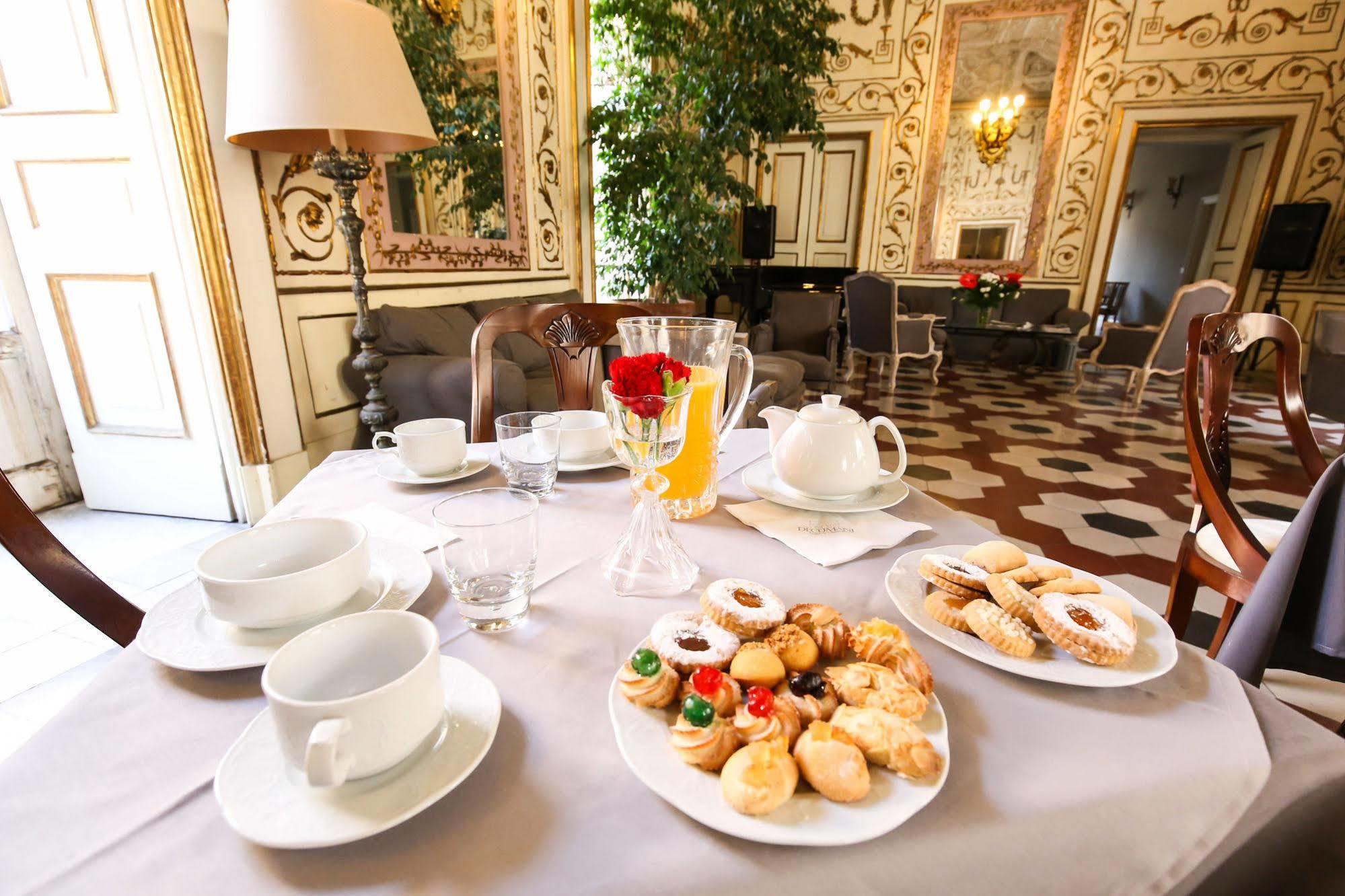 Palazzo Riario Sforza Hotel Napels Buitenkant foto