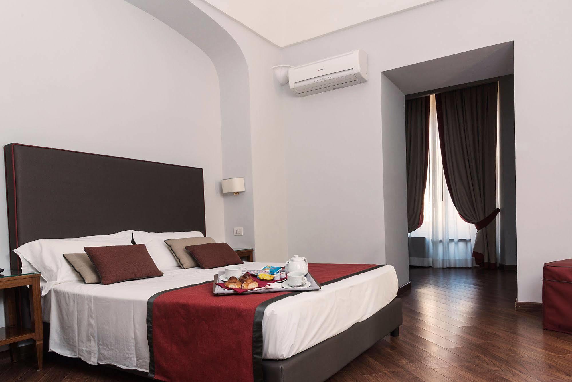 Palazzo Riario Sforza Hotel Napels Buitenkant foto