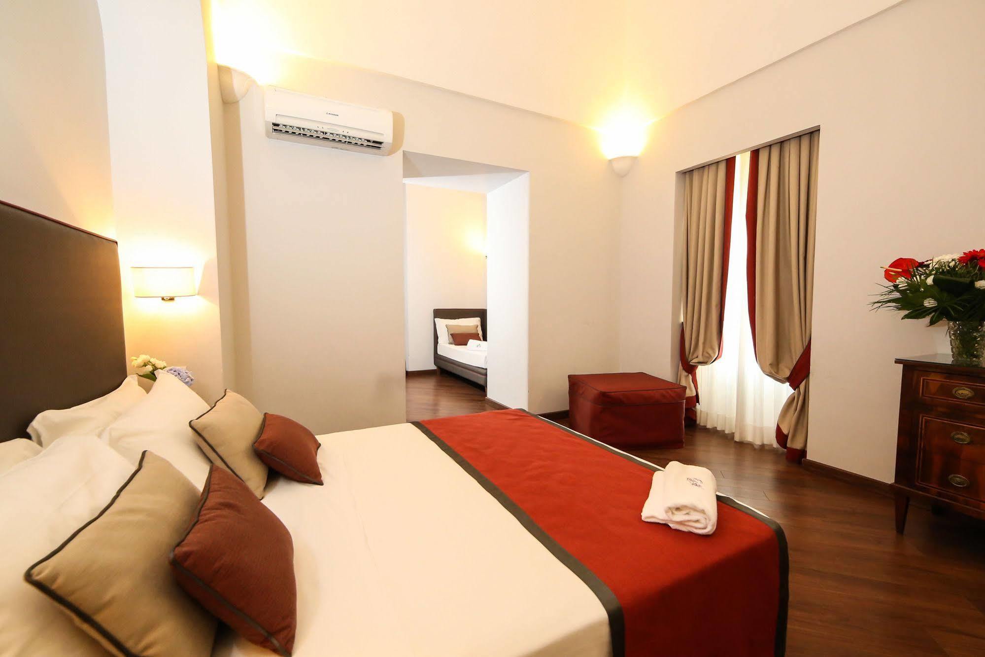 Palazzo Riario Sforza Hotel Napels Buitenkant foto