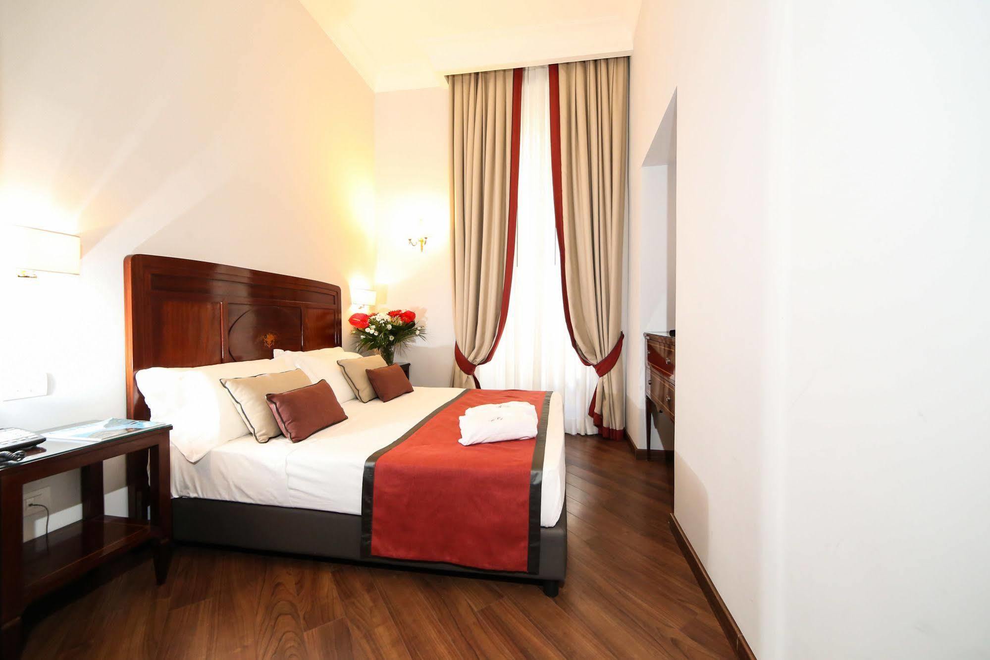 Palazzo Riario Sforza Hotel Napels Buitenkant foto